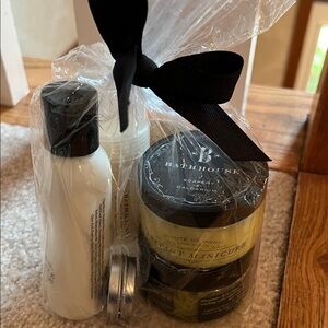 Bathhouse Bath & Body Gift Set
